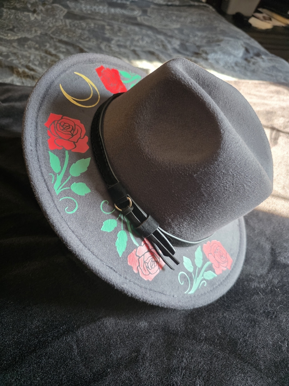 Witchwood Gray Vegan Felt Rancher Hat Hand Painted Red Roses Moon Tassel 23" NWT - Picture 2 of 3